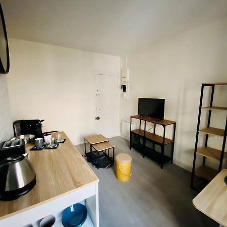 Enghien-Les-Bains: Studio Au Coeur Du Centre Ville. Екстериор снимка